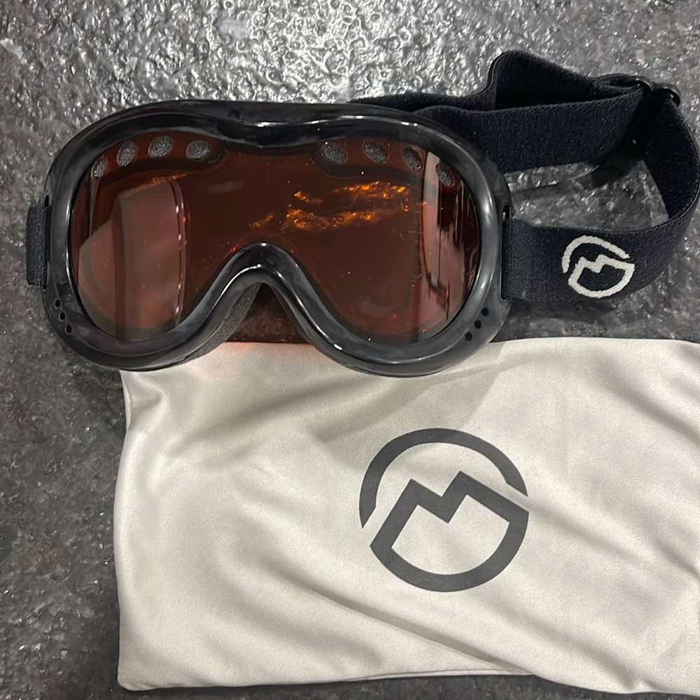 Magellan kids ski goggles